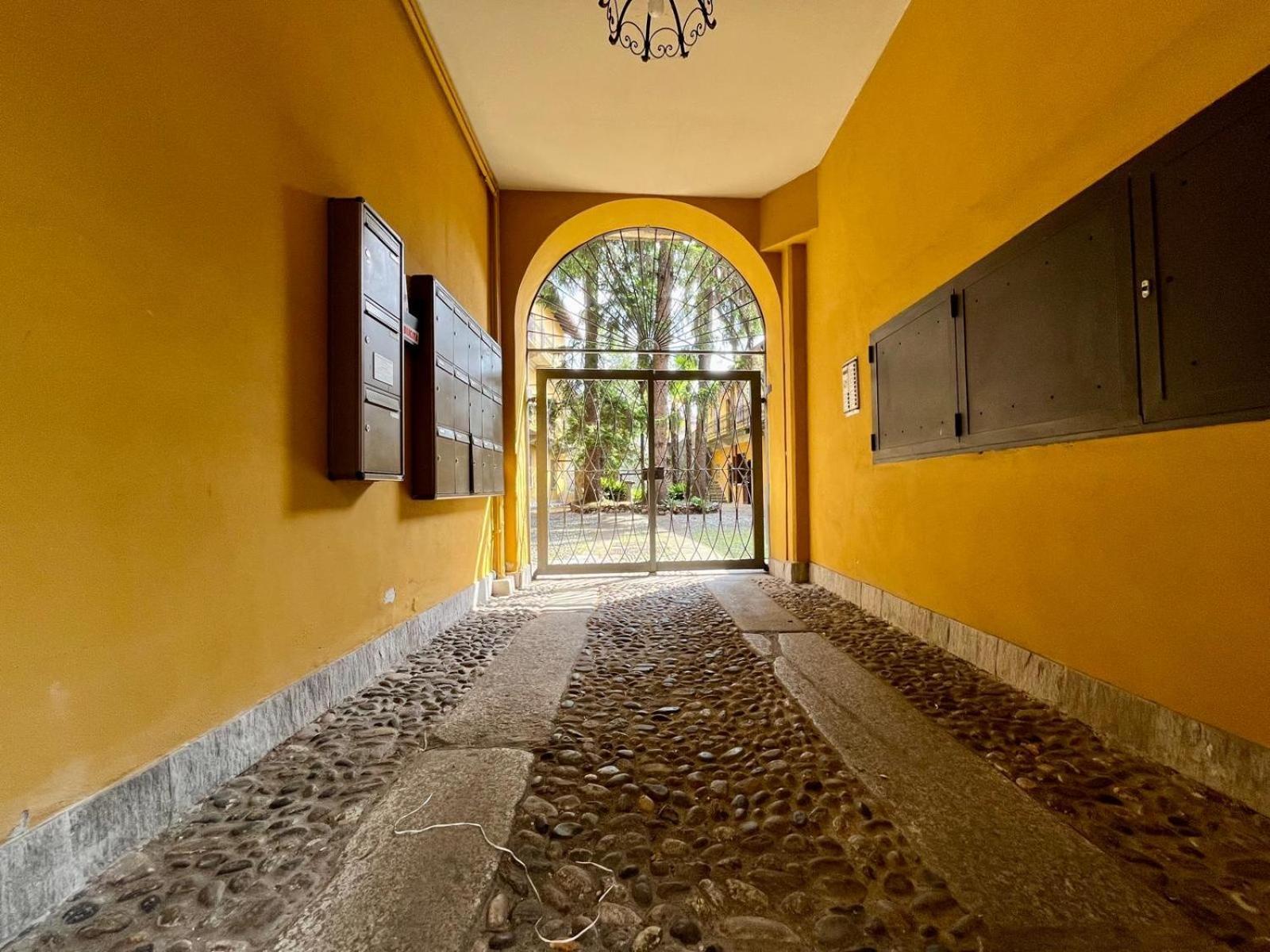 Appartamento Frida Angera Dış mekan fotoğraf